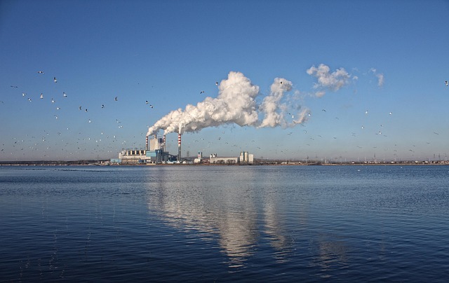 Hvem trækker i trådene på youtube? Magten bag skærmen